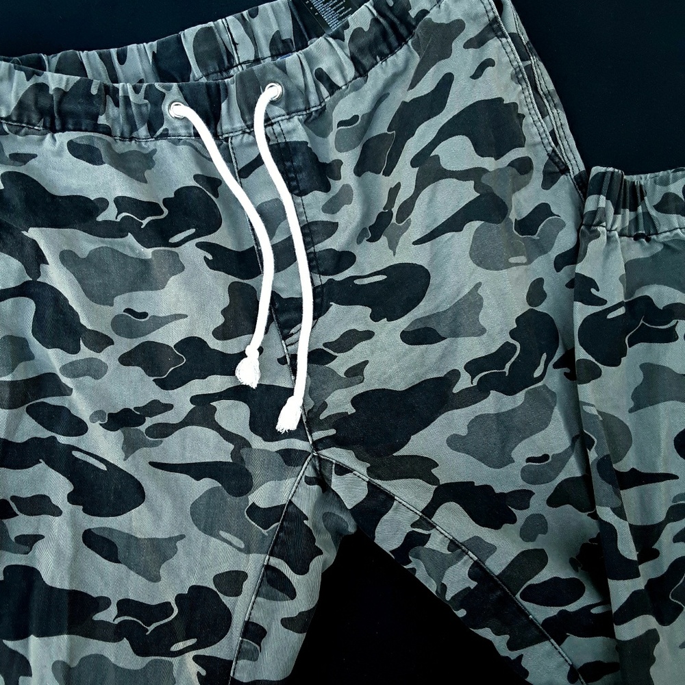 Divided Camo Jogger Pants